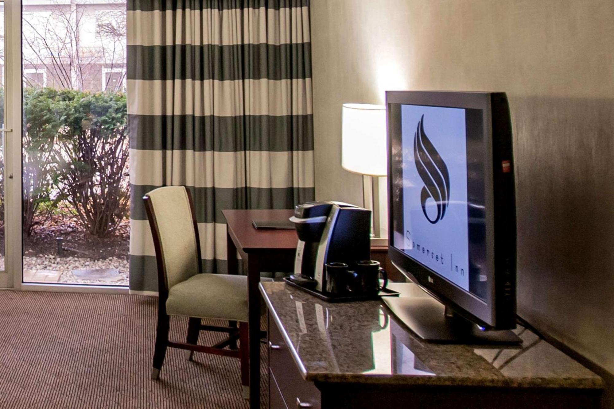 Somerset Inn Трой Екстер'єр фото